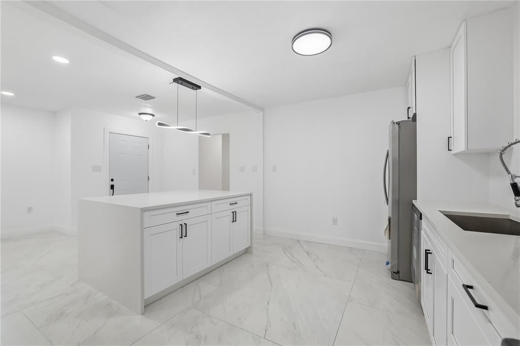 For Sale: $279,900 (3 beds, 2 baths, 1756 Square Feet)