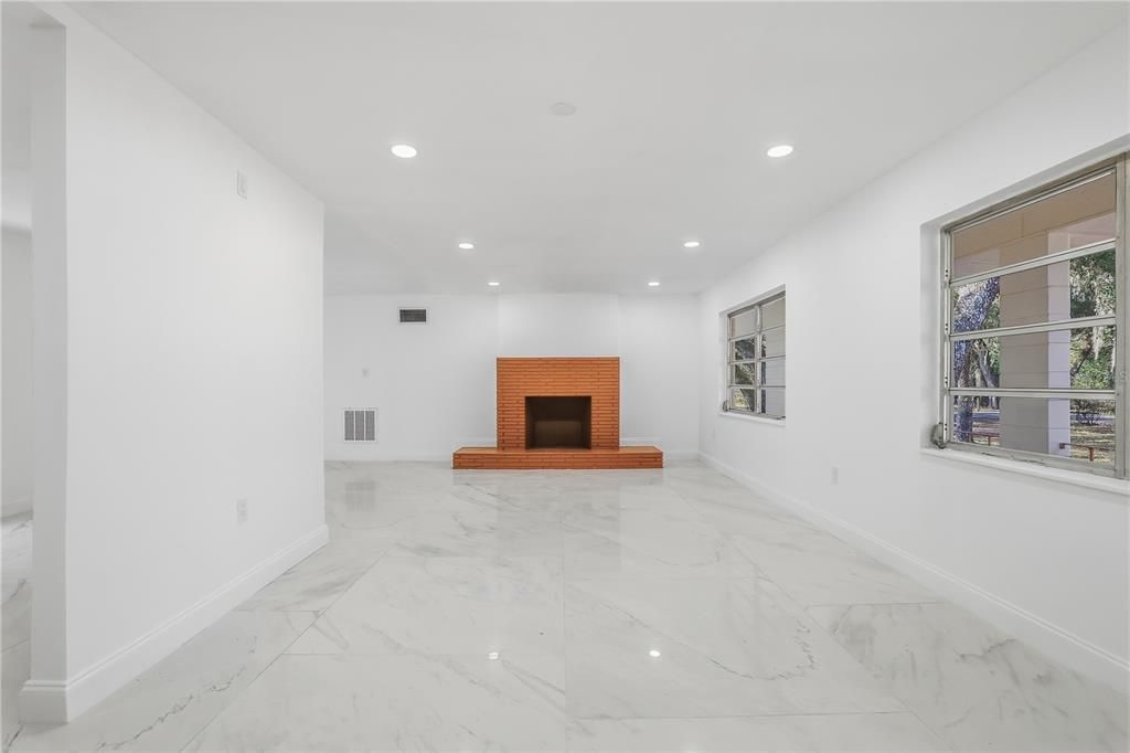 For Sale: $279,900 (3 beds, 2 baths, 1756 Square Feet)