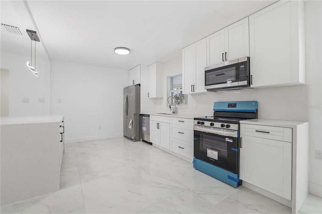 For Sale: $279,900 (3 beds, 2 baths, 1756 Square Feet)