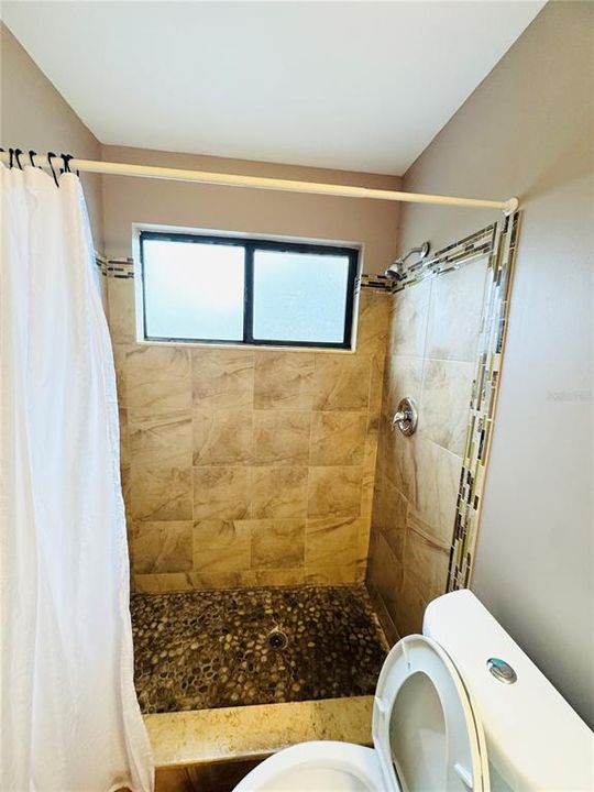 For Sale: $199,000 (2 beds, 2 baths, 992 Square Feet)