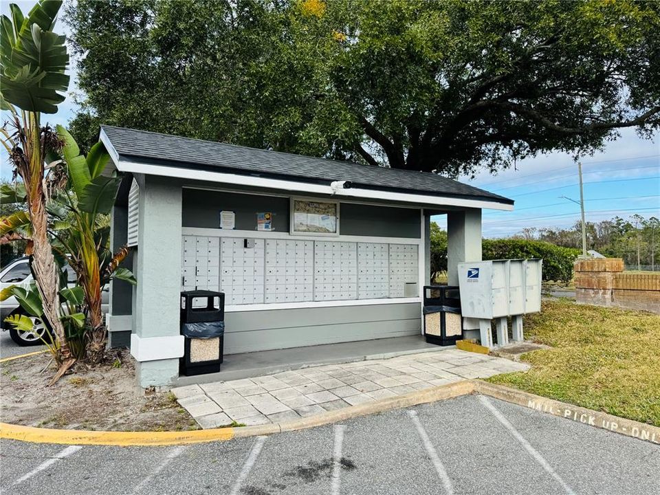 For Sale: $199,000 (2 beds, 2 baths, 992 Square Feet)