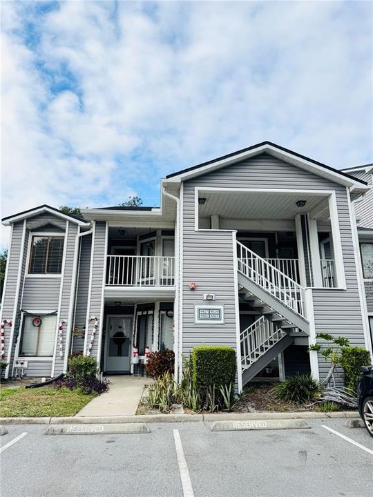 For Sale: $199,000 (2 beds, 2 baths, 992 Square Feet)