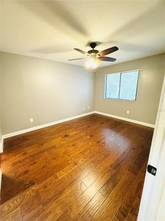 For Sale: $199,000 (2 beds, 2 baths, 992 Square Feet)