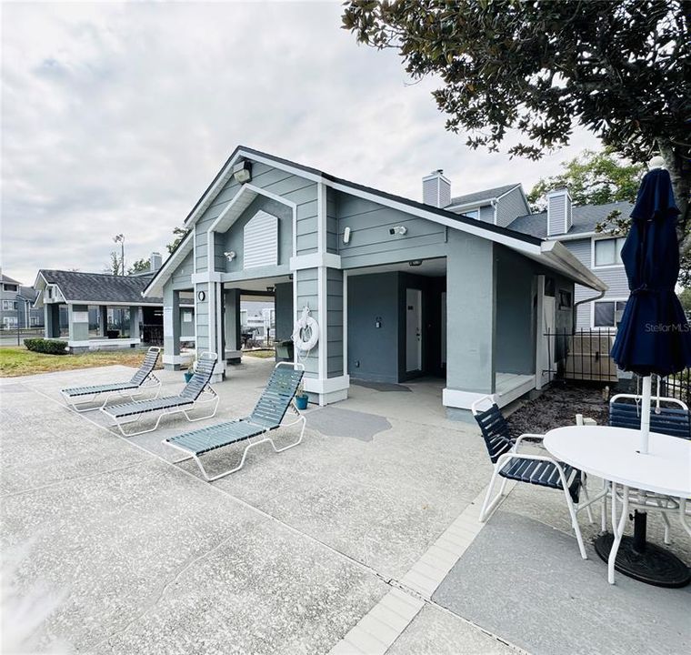 For Sale: $199,000 (2 beds, 2 baths, 992 Square Feet)