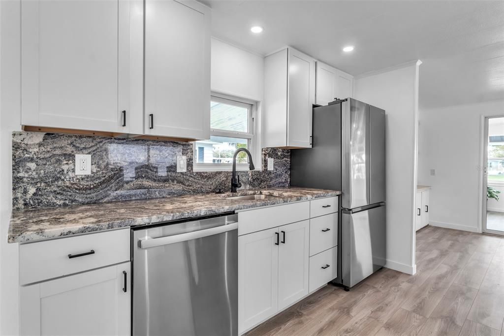 В аренду: $2,400 (2 спален, 2 ванн, 1452 Квадратных фут)