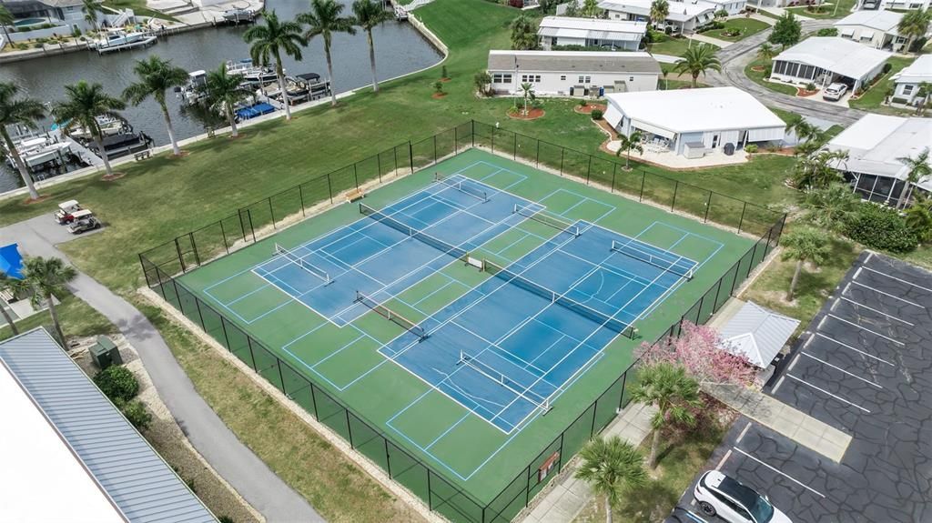 В аренду: $2,400 (2 спален, 2 ванн, 1452 Квадратных фут)