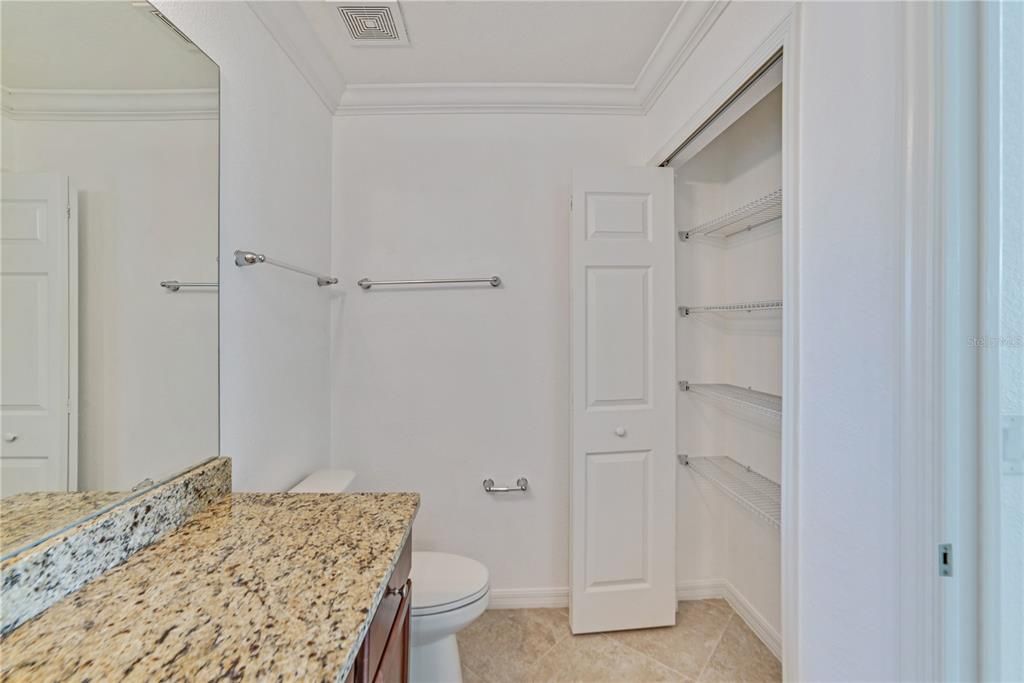 В аренду: $2,000 (2 спален, 2 ванн, 1286 Квадратных фут)