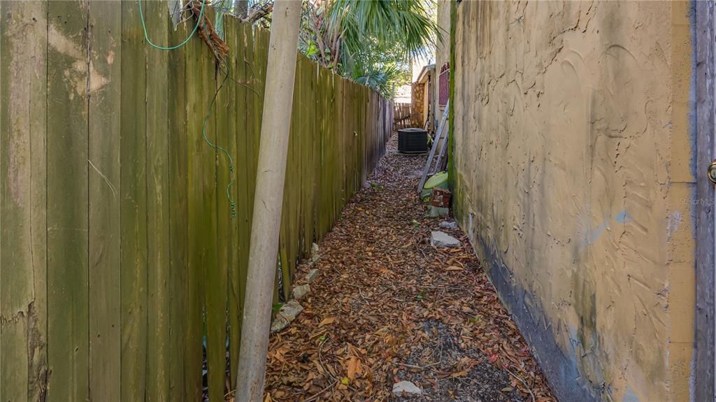 待售: $249,000 (3 贝兹, 2 浴室, 2251 平方英尺)