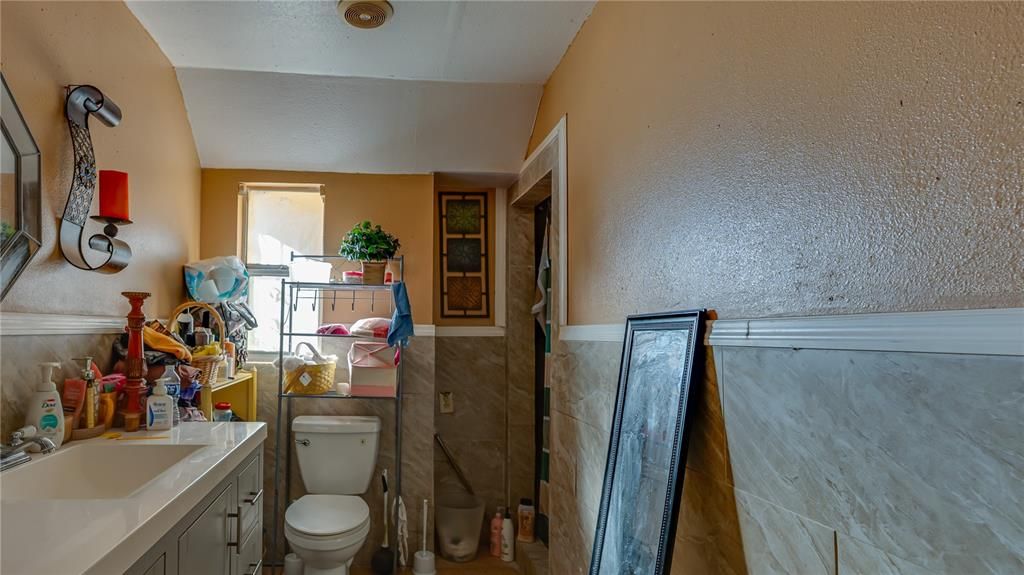 待售: $249,000 (3 贝兹, 2 浴室, 2251 平方英尺)