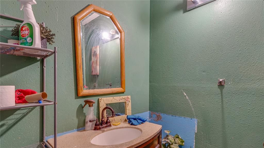 待售: $249,000 (3 贝兹, 2 浴室, 2251 平方英尺)