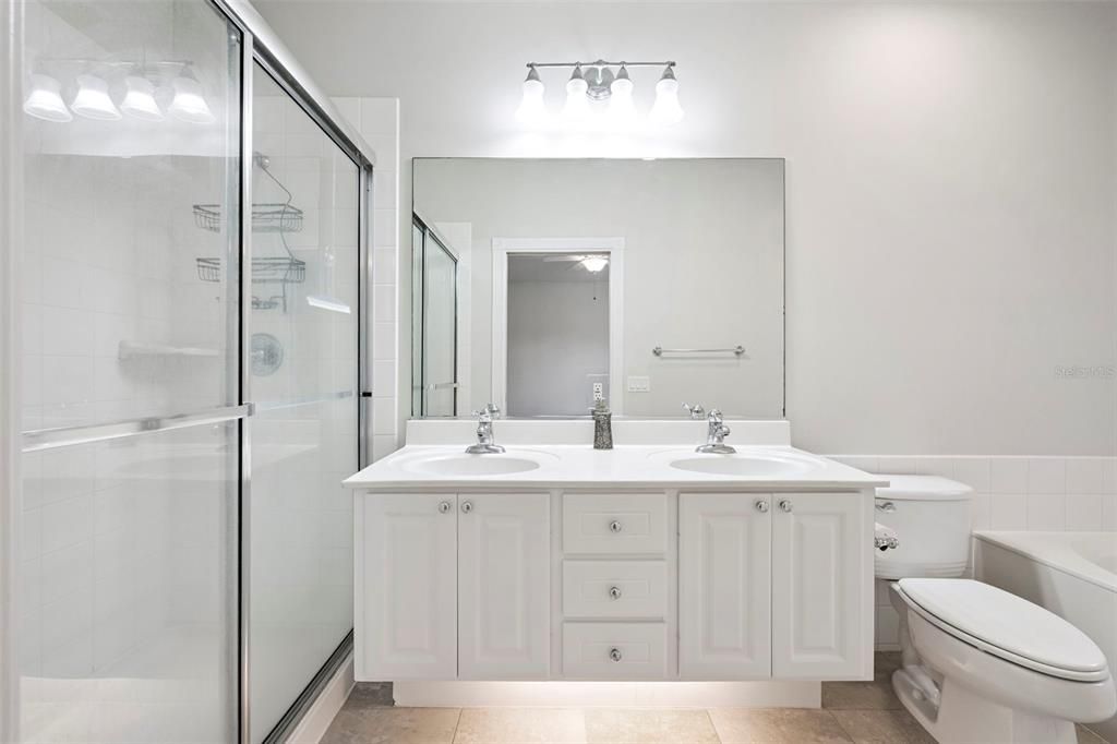 待售: $425,000 (4 贝兹, 3 浴室, 1810 平方英尺)