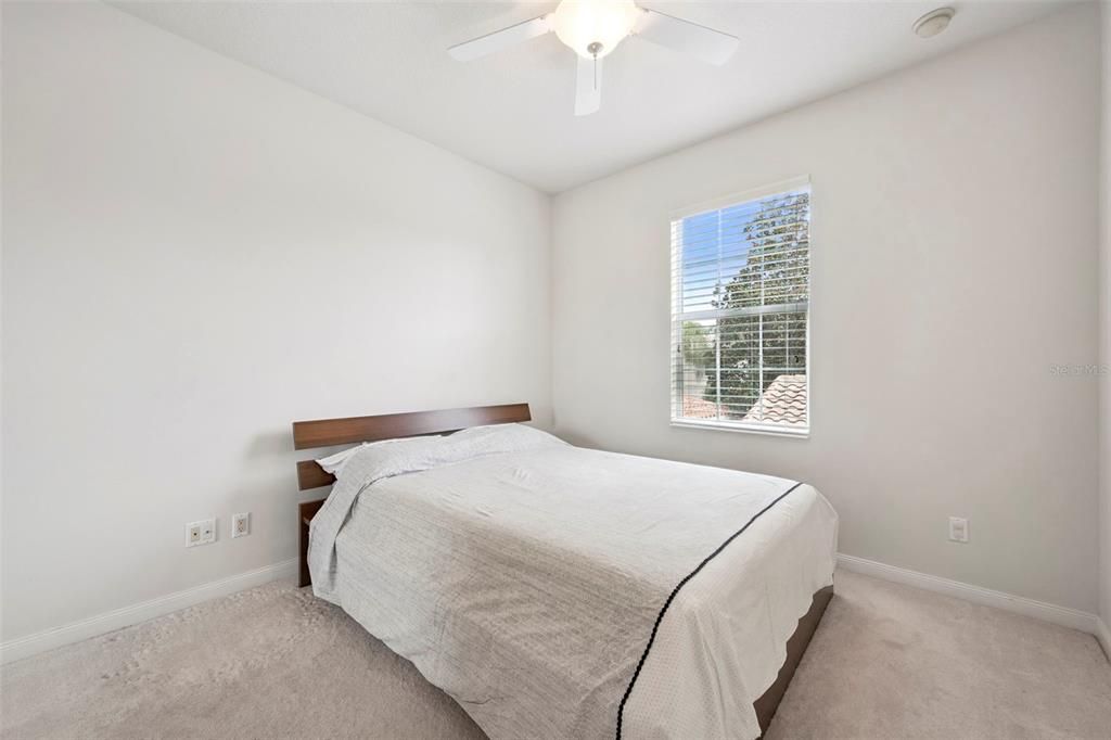 待售: $425,000 (4 贝兹, 3 浴室, 1810 平方英尺)