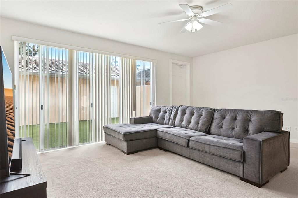 待售: $425,000 (4 贝兹, 3 浴室, 1810 平方英尺)