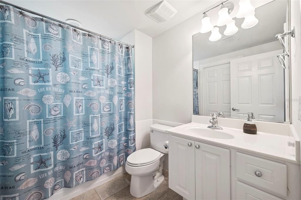 待售: $425,000 (4 贝兹, 3 浴室, 1810 平方英尺)