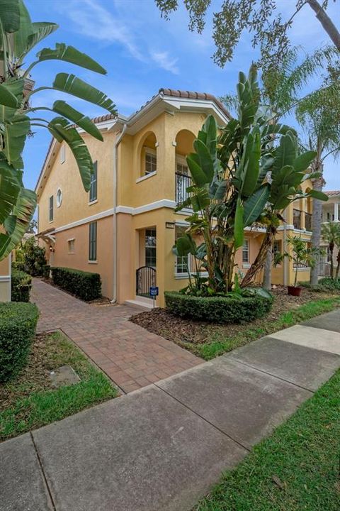 待售: $425,000 (4 贝兹, 3 浴室, 1810 平方英尺)