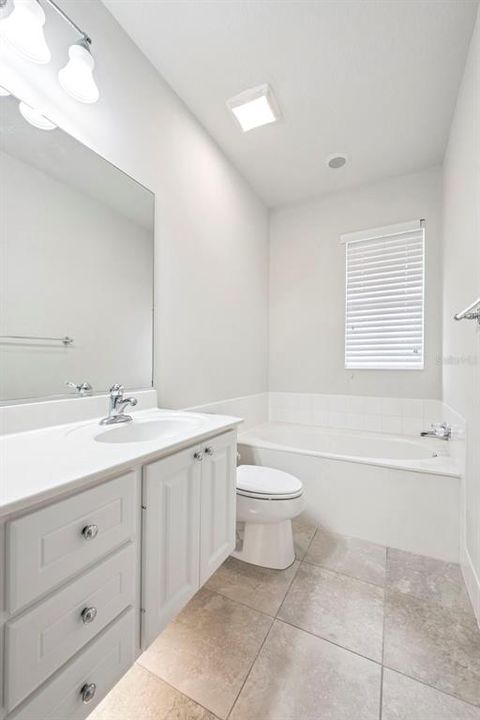 待售: $425,000 (4 贝兹, 3 浴室, 1810 平方英尺)