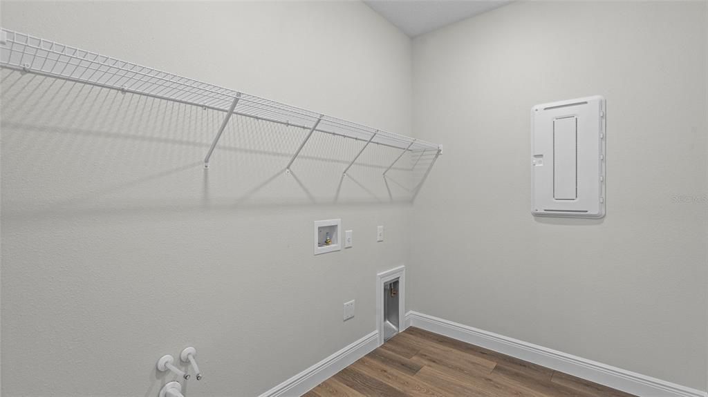 En Venta: $568,990 (2 camas, 2 baños, 1968 Pies cuadrados)