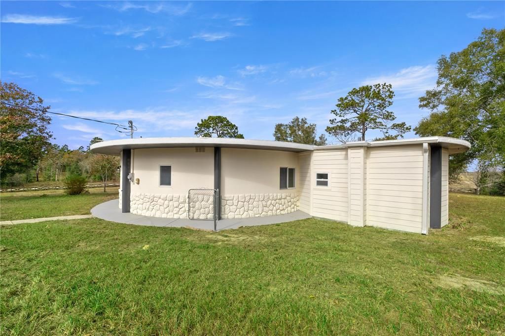 For Sale: $430,000 (3 beds, 2 baths, 1886 Square Feet)