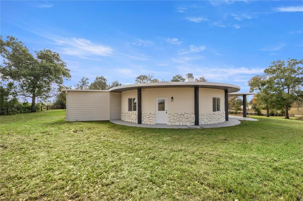 For Sale: $430,000 (3 beds, 2 baths, 1886 Square Feet)