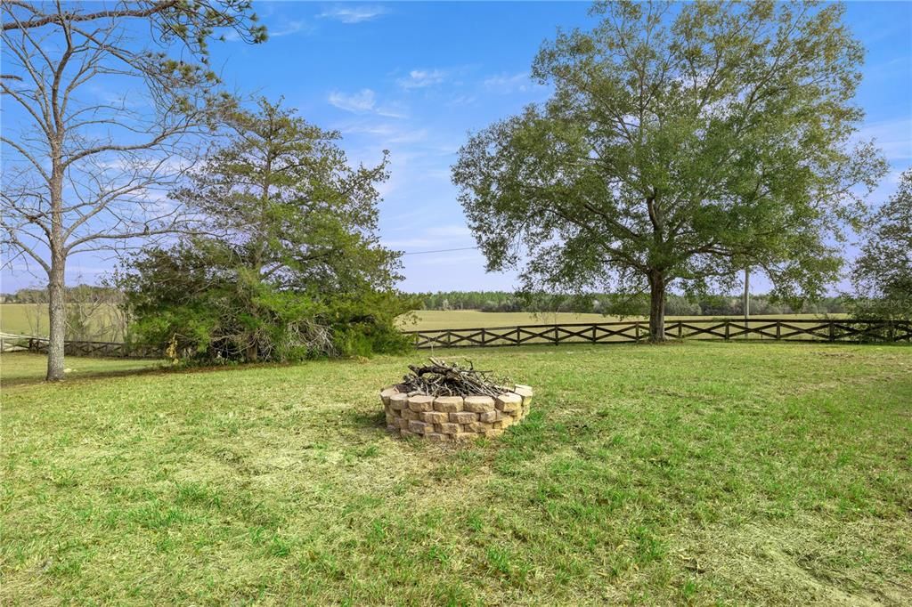 For Sale: $430,000 (3 beds, 2 baths, 1886 Square Feet)