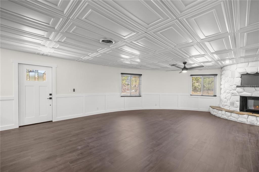 For Sale: $430,000 (3 beds, 2 baths, 1886 Square Feet)