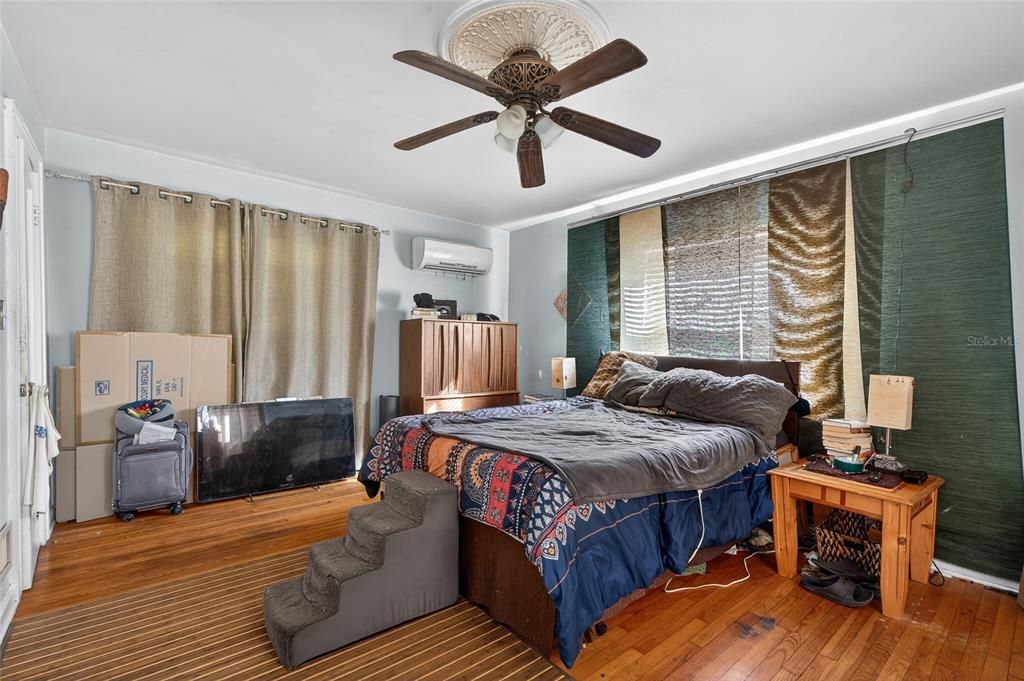 For Sale: $675,000 (3 beds, 2 baths, 1518 Square Feet)