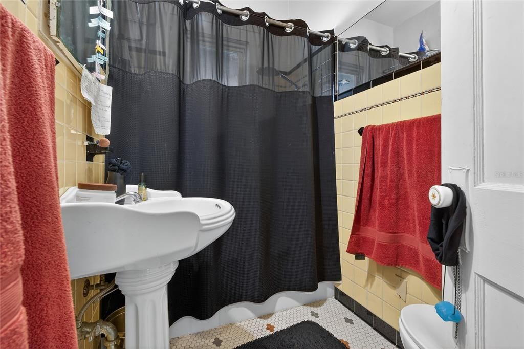 For Sale: $675,000 (3 beds, 2 baths, 1518 Square Feet)