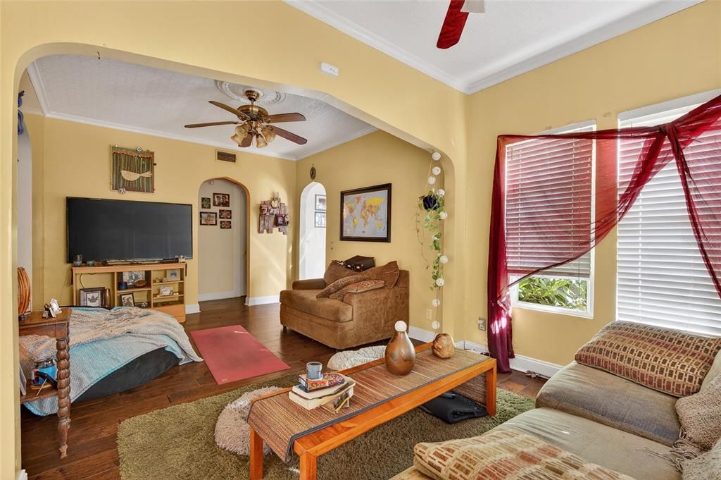 For Sale: $675,000 (3 beds, 2 baths, 1518 Square Feet)