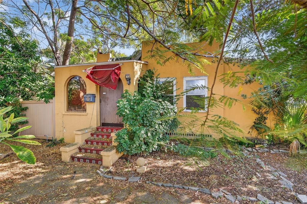 For Sale: $675,000 (3 beds, 2 baths, 1518 Square Feet)