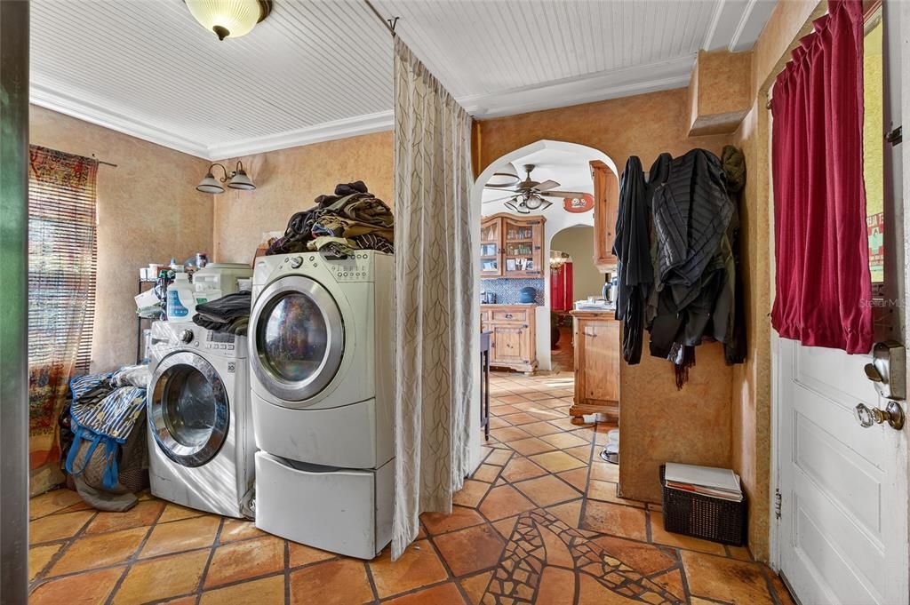 For Sale: $675,000 (3 beds, 2 baths, 1518 Square Feet)