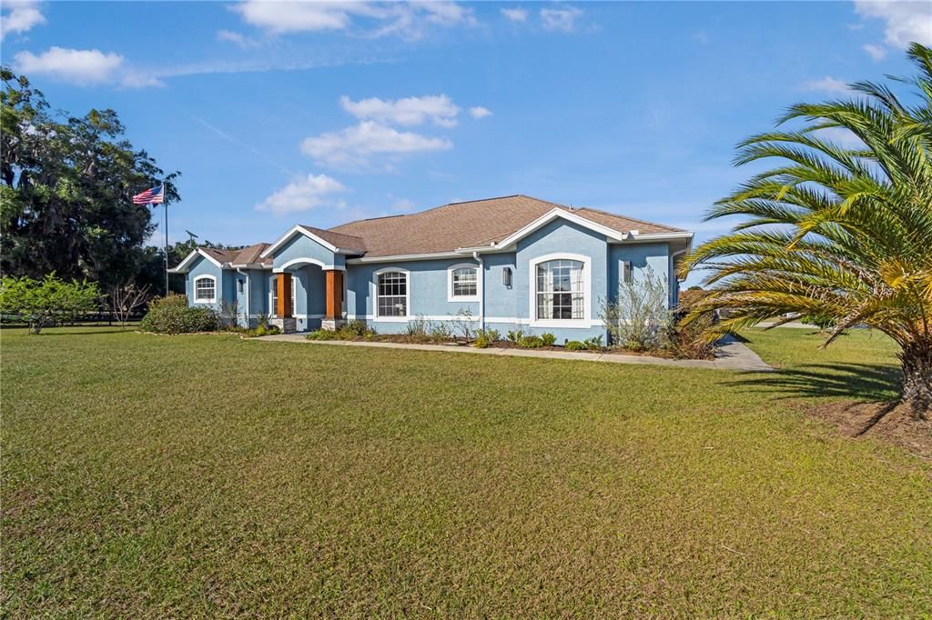 For Sale: $1,200,000 (3 beds, 3 baths, 2513 Square Feet)