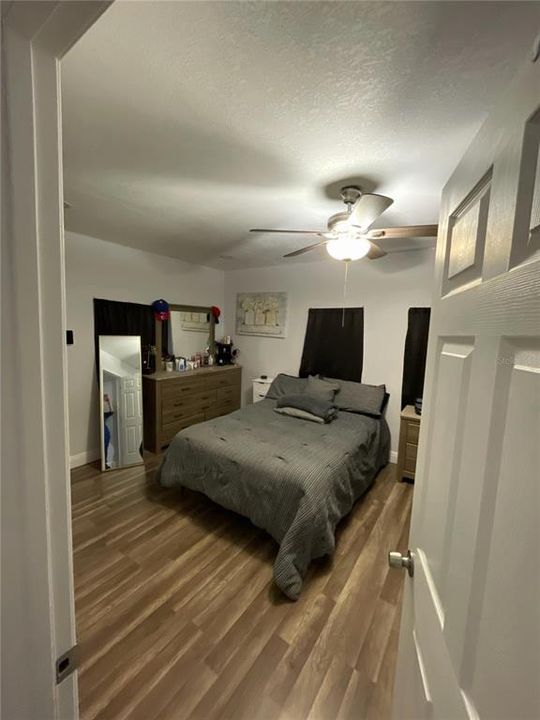 待售: $220,000 (2 贝兹, 2 浴室, 1100 平方英尺)