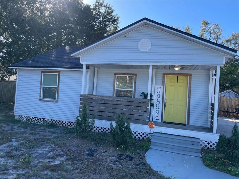 待售: $220,000 (2 贝兹, 2 浴室, 1100 平方英尺)