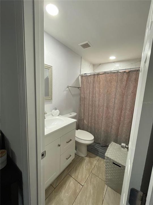 待售: $220,000 (2 贝兹, 2 浴室, 1100 平方英尺)