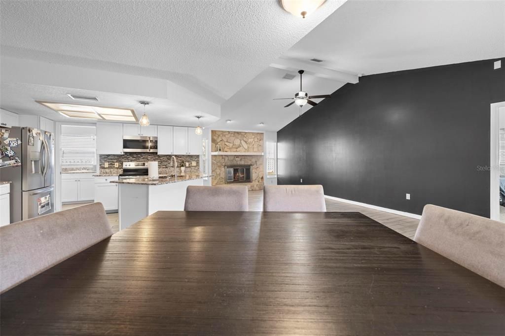 For Sale: $335,000 (3 beds, 2 baths, 1954 Square Feet)