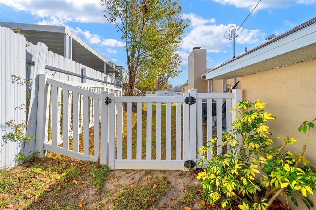 For Sale: $335,000 (3 beds, 2 baths, 1954 Square Feet)