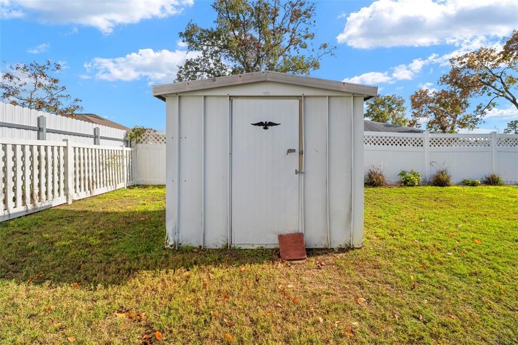 For Sale: $335,000 (3 beds, 2 baths, 1954 Square Feet)