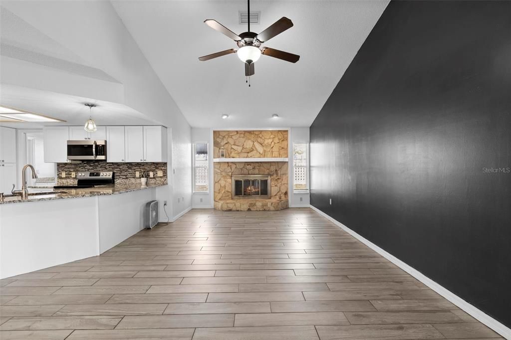 For Sale: $335,000 (3 beds, 2 baths, 1954 Square Feet)