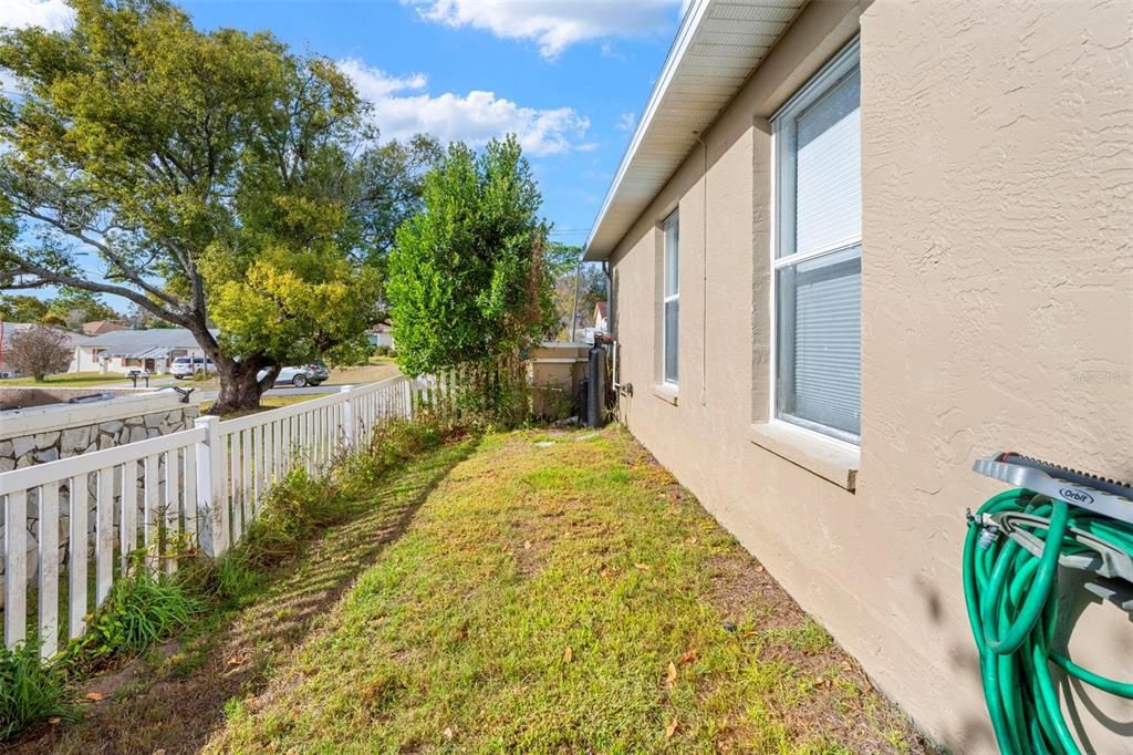 For Sale: $335,000 (3 beds, 2 baths, 1954 Square Feet)