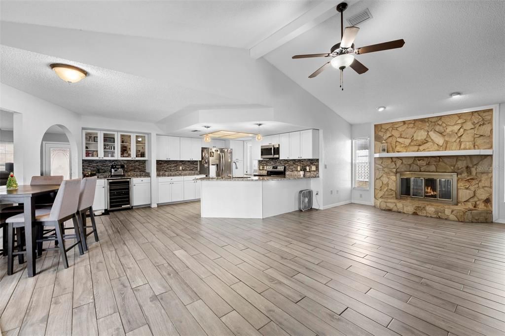 For Sale: $335,000 (3 beds, 2 baths, 1954 Square Feet)