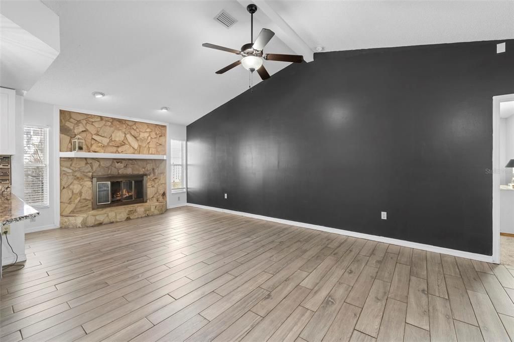 For Sale: $335,000 (3 beds, 2 baths, 1954 Square Feet)