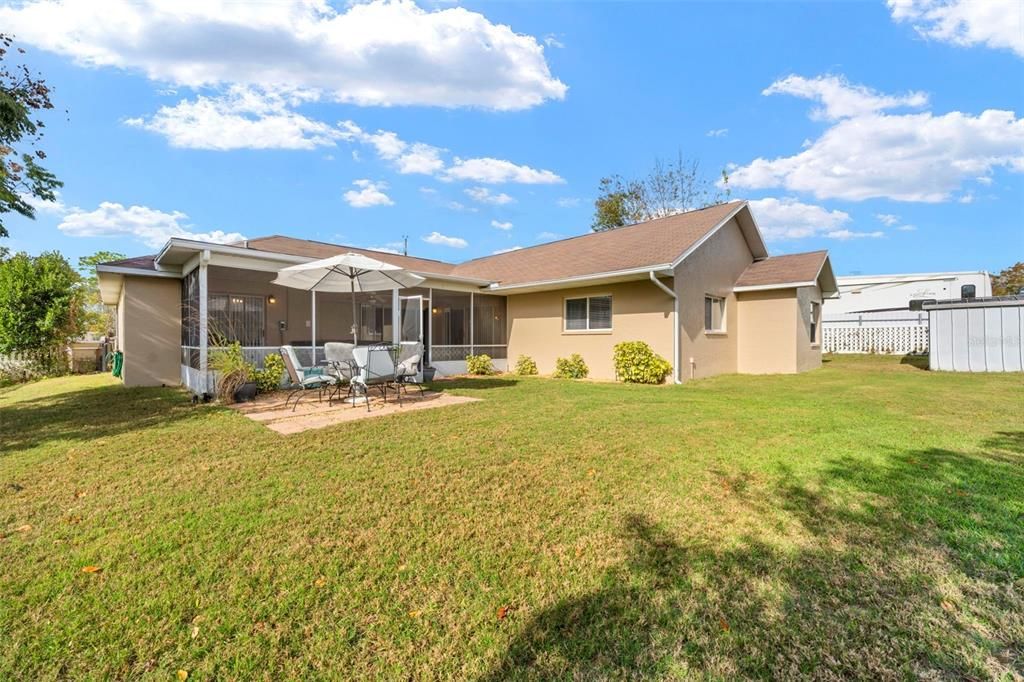 For Sale: $335,000 (3 beds, 2 baths, 1954 Square Feet)