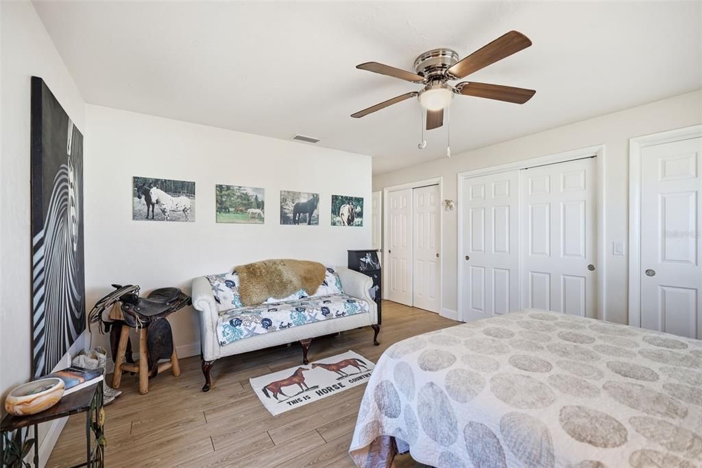 待售: $269,000 (2 贝兹, 2 浴室, 1163 平方英尺)