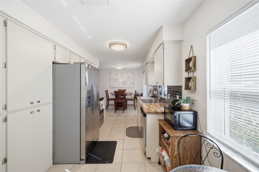 待售: $269,000 (2 贝兹, 2 浴室, 1163 平方英尺)