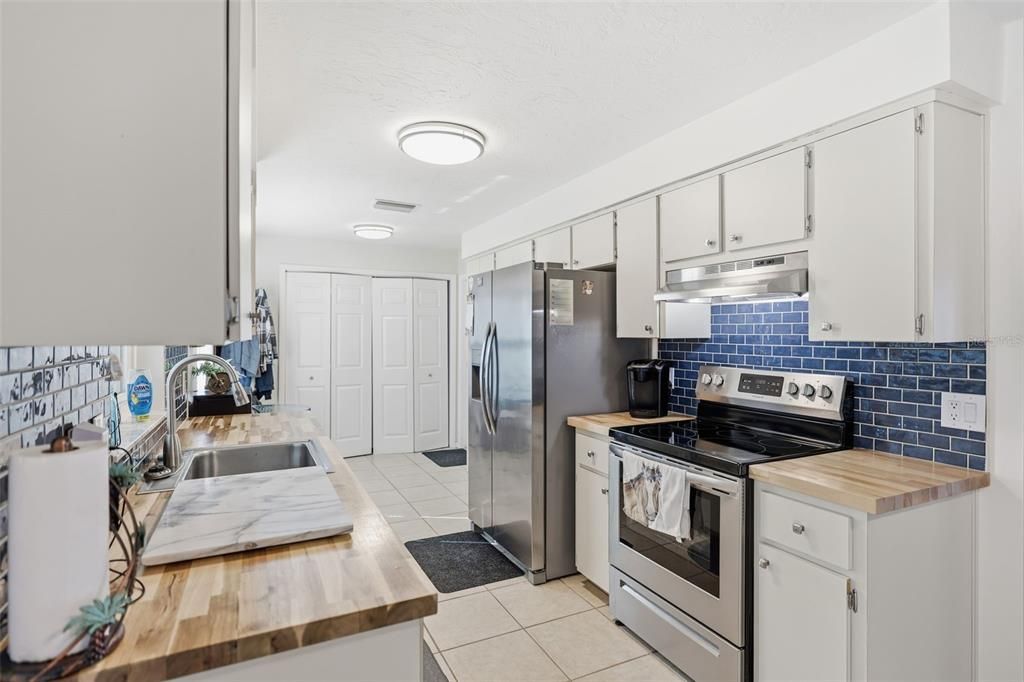 待售: $269,000 (2 贝兹, 2 浴室, 1163 平方英尺)