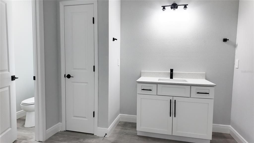 待售: $358,000 (4 贝兹, 3 浴室, 2113 平方英尺)