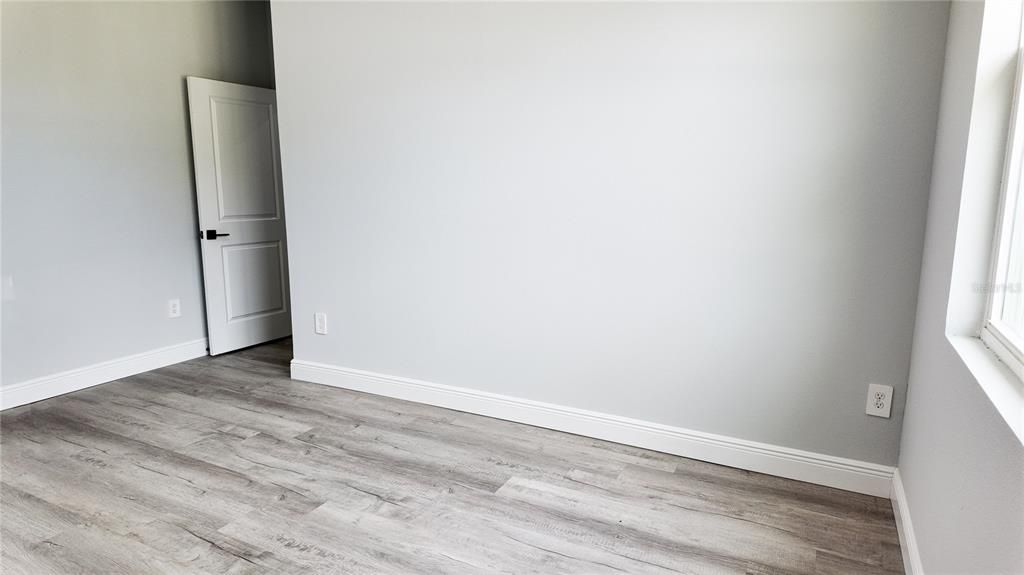 待售: $358,000 (4 贝兹, 3 浴室, 2113 平方英尺)