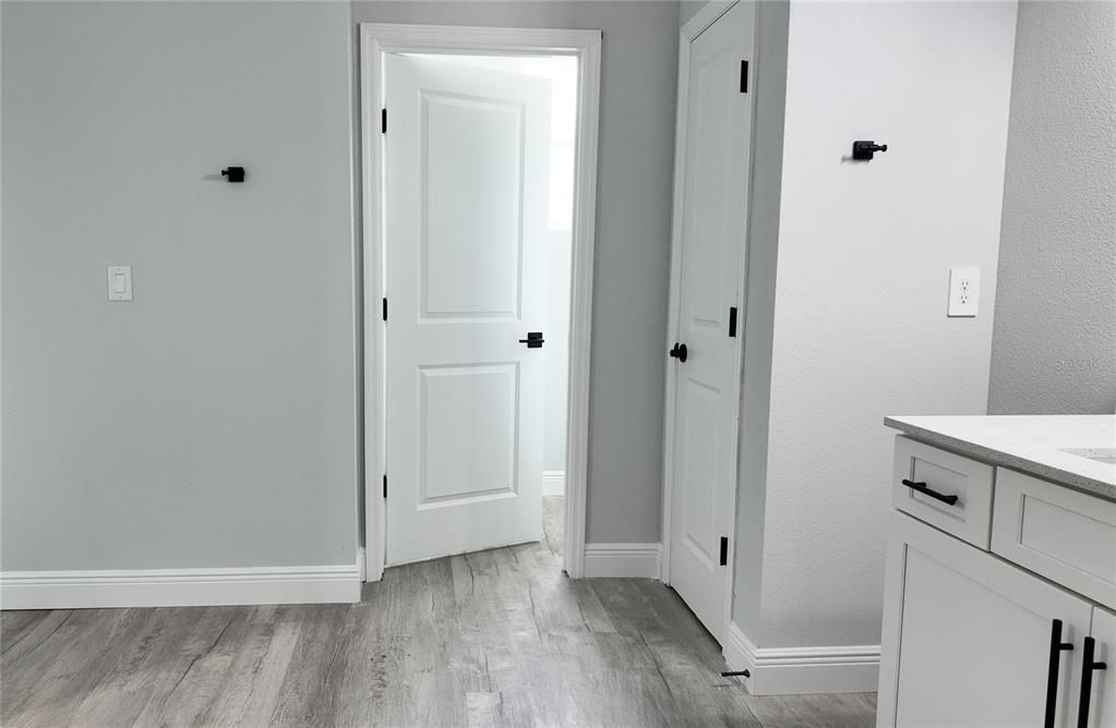 待售: $358,000 (4 贝兹, 3 浴室, 2113 平方英尺)