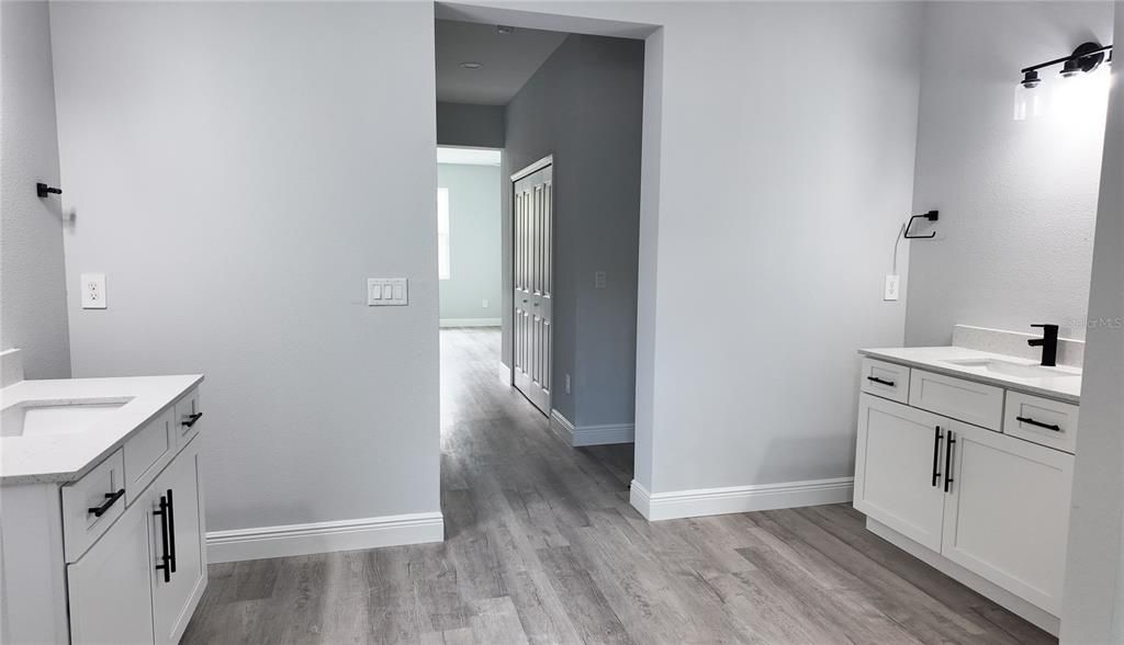 待售: $358,000 (4 贝兹, 3 浴室, 2113 平方英尺)