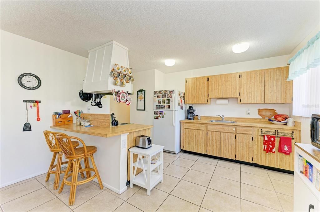 На продажу: $220,000 (2 спален, 2 ванн, 1176 Квадратных фут)